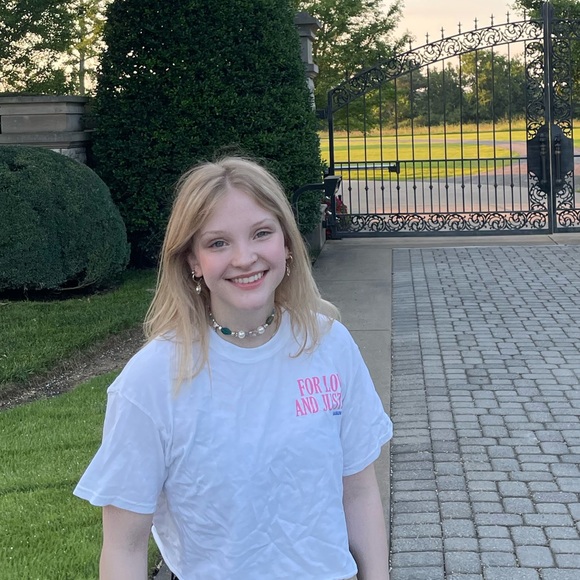 Meet your Posher, Micki - Picture 1 of 1